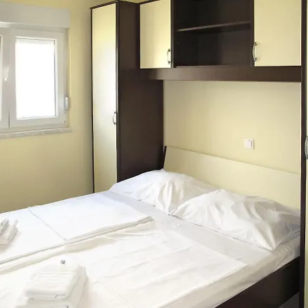 Apartment Apartment Josip - Vir125 Vir